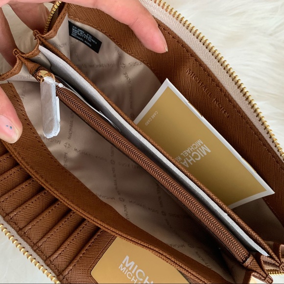 Last one 🎊 Full size MK vanilla wallet - Picture 3 of 4